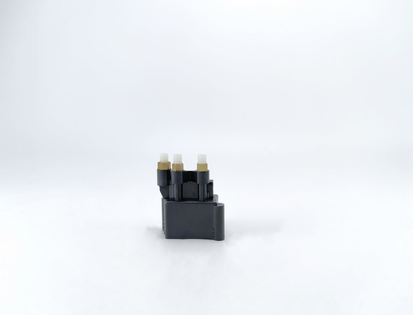 Mercedes-Benz R-Class W251/V251 Air Suspension Block Valve 2513200158