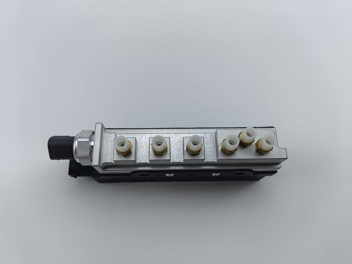 Air Suspension Valve Block for Mercedes Benz S-Class W220 AIRMATIC 2203200258