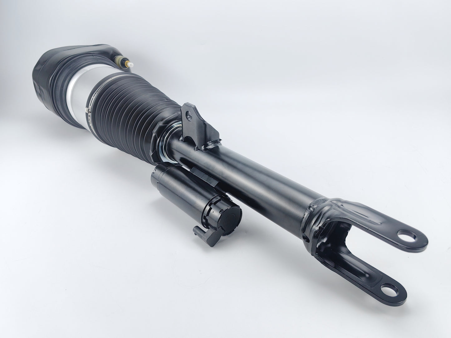 Front Left Air Shock Absorber For BMW 7 Series G11 G12 37106877555