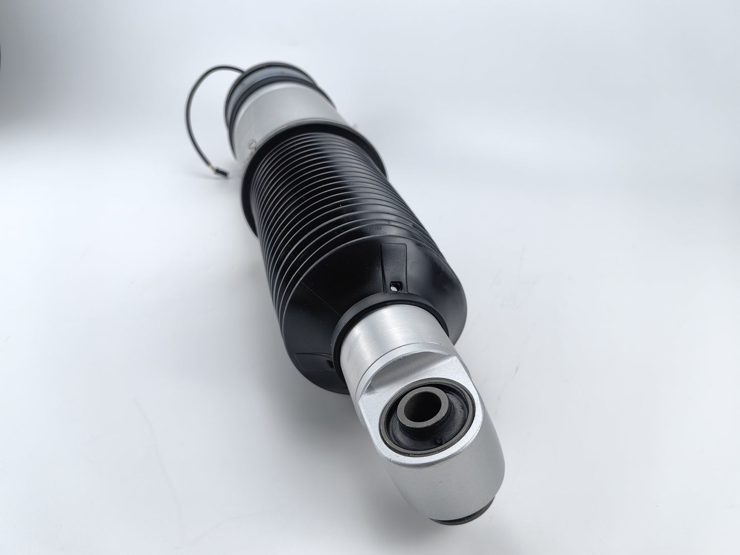 37126785536 Rear Right Air Suspension Shock Absorbers For BMW E65 E66