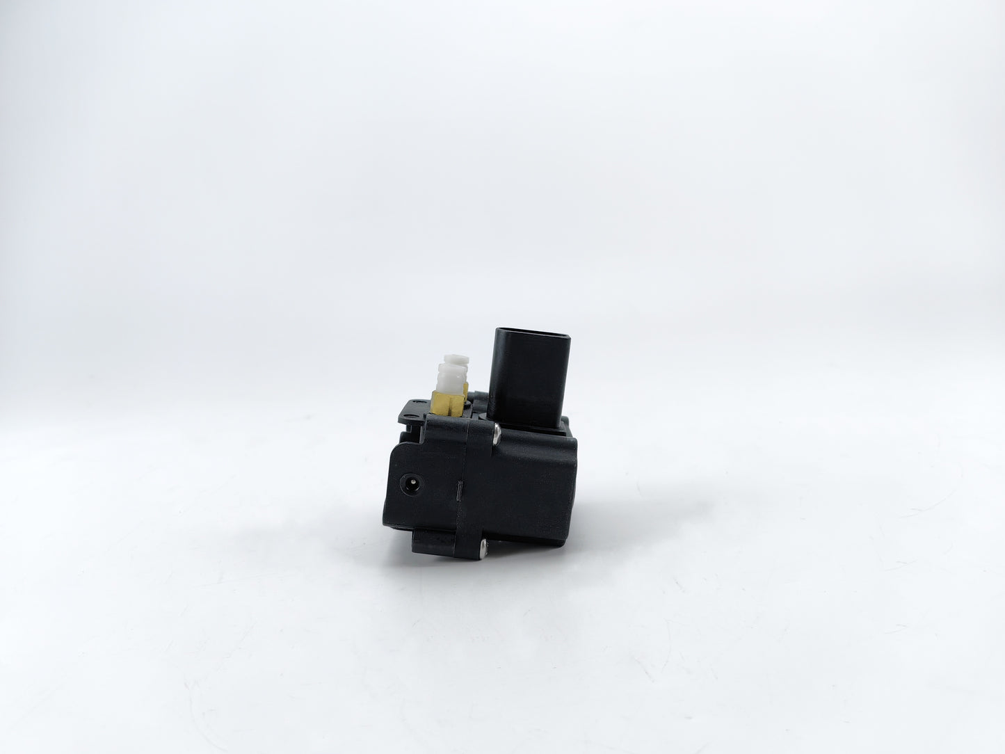37206789938 Air Suspension Solenoid Block Valve  For BMW X5 X6