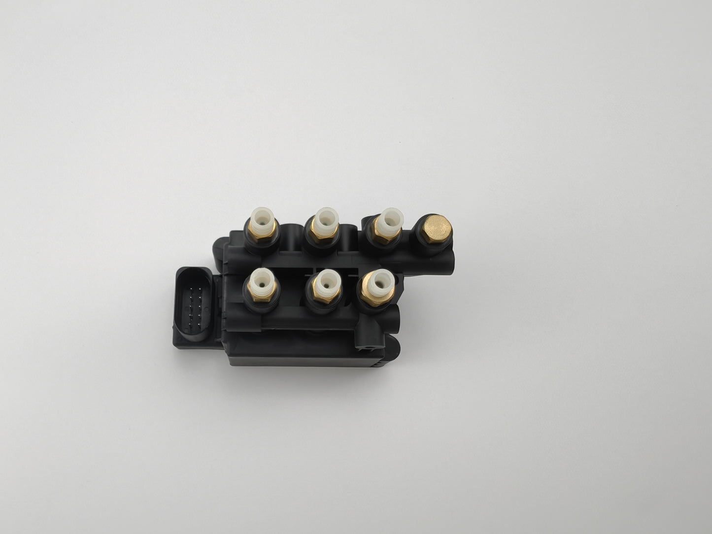 BMW G11 G12  Air Valve Block Suspension 37206861882
