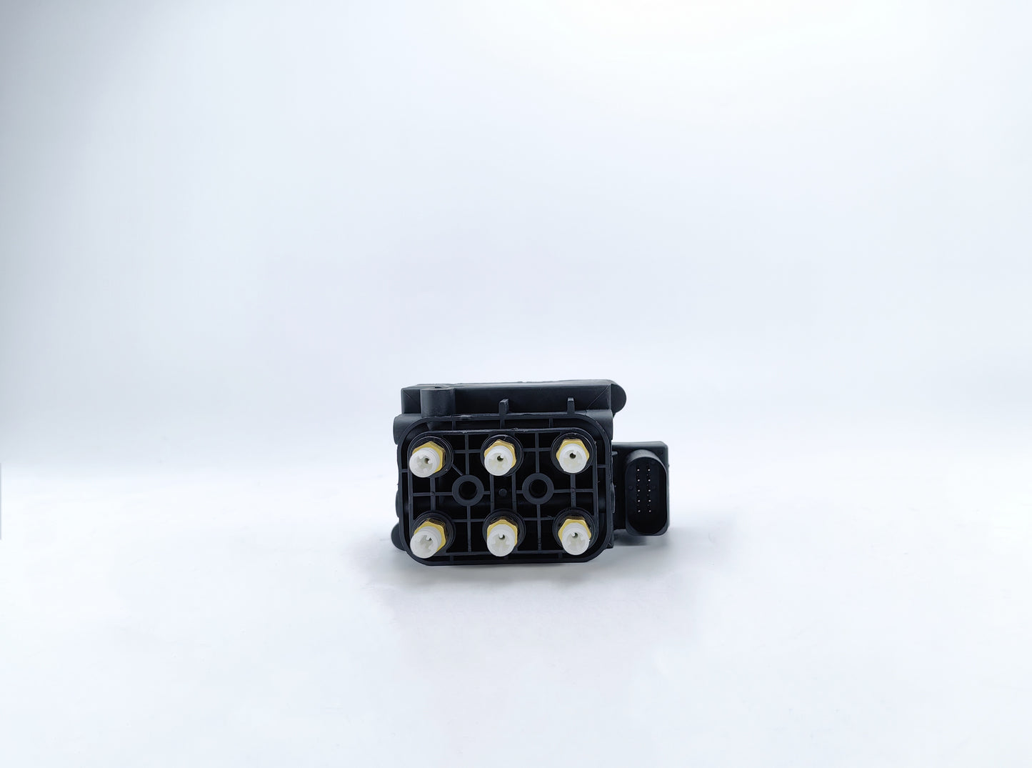 4E0616013 Air Suspension Solenoid Valve Block For Audi A8 A6 D3