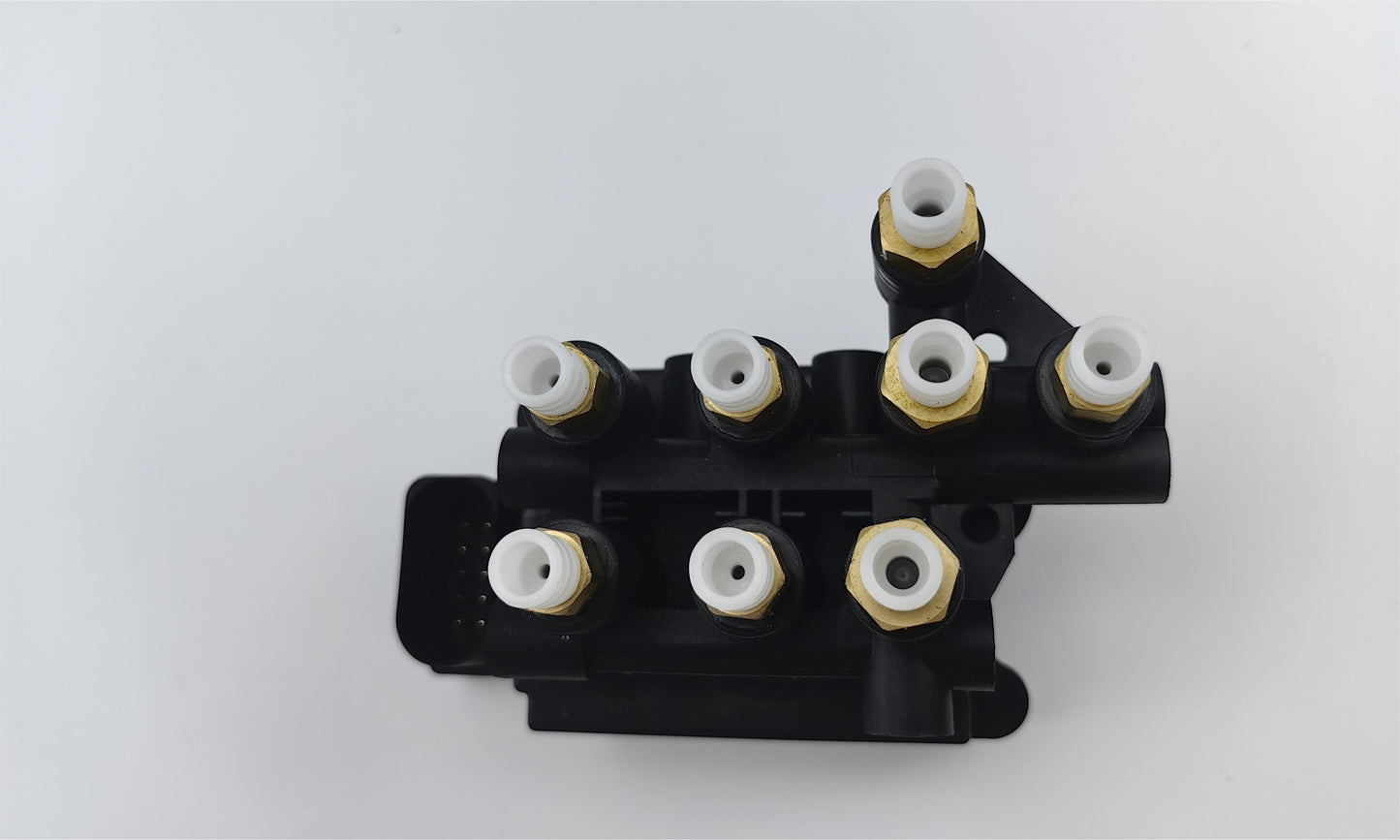 4M0616013A Air Suspension Valve Block For﻿ New Audi Q7