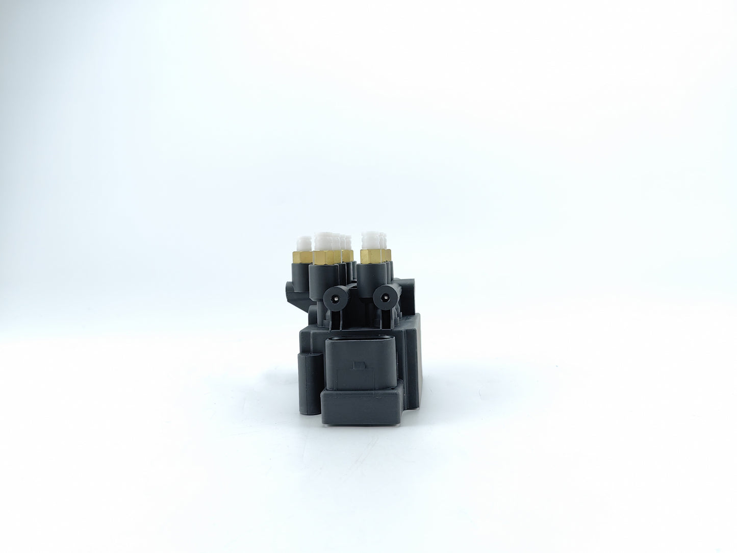 4M0616013A Air Suspension Valve Block For﻿ New Audi Q7