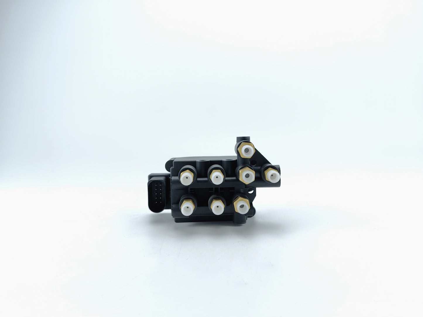 4M0616013A Air Suspension Valve Block For﻿ New Audi Q7