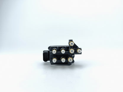 4M0616013A Air Suspension Valve Block For﻿ New Audi Q7