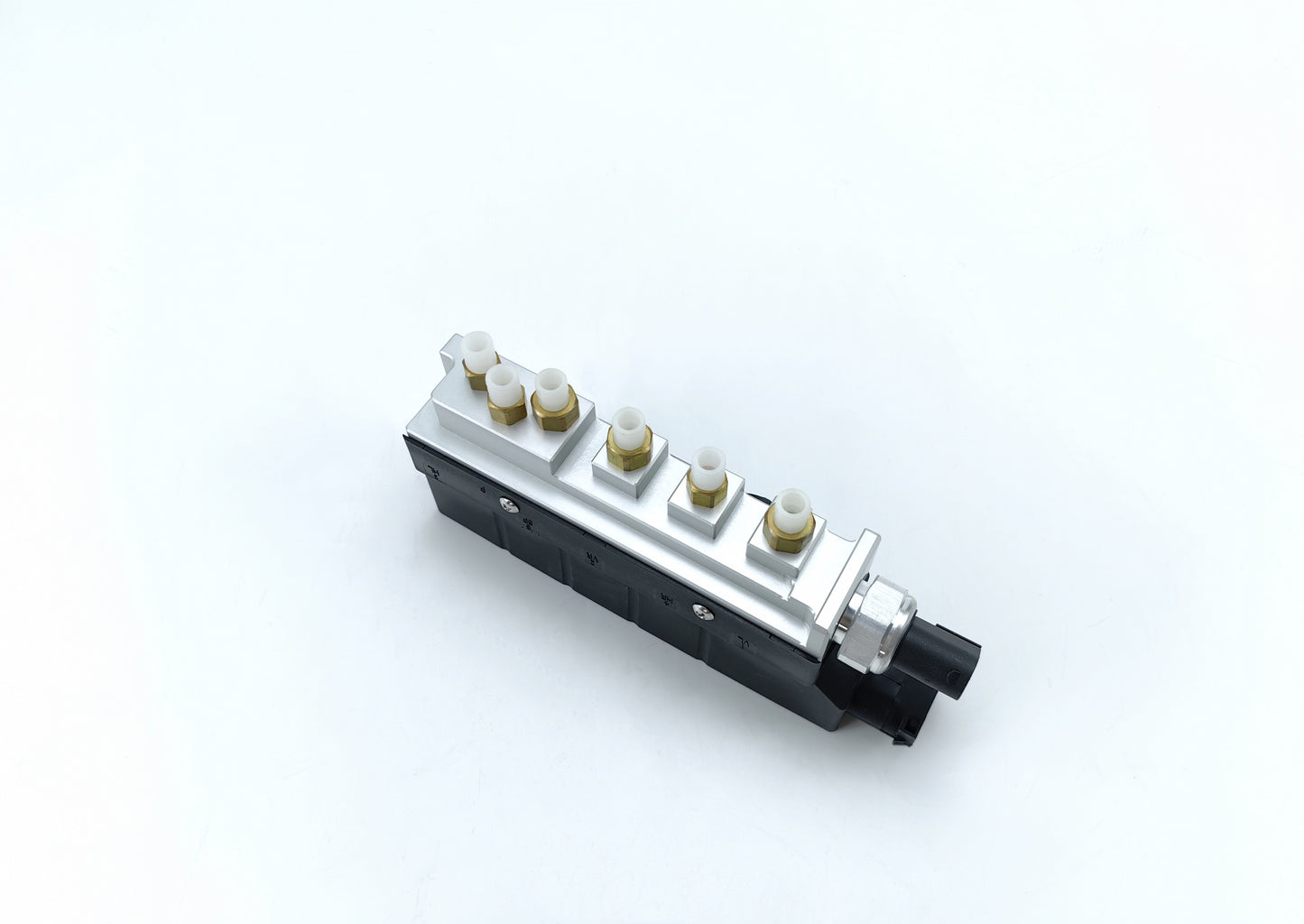 C2C35166 Air Suspension Valve Block For Jaguar XJ X350 X358