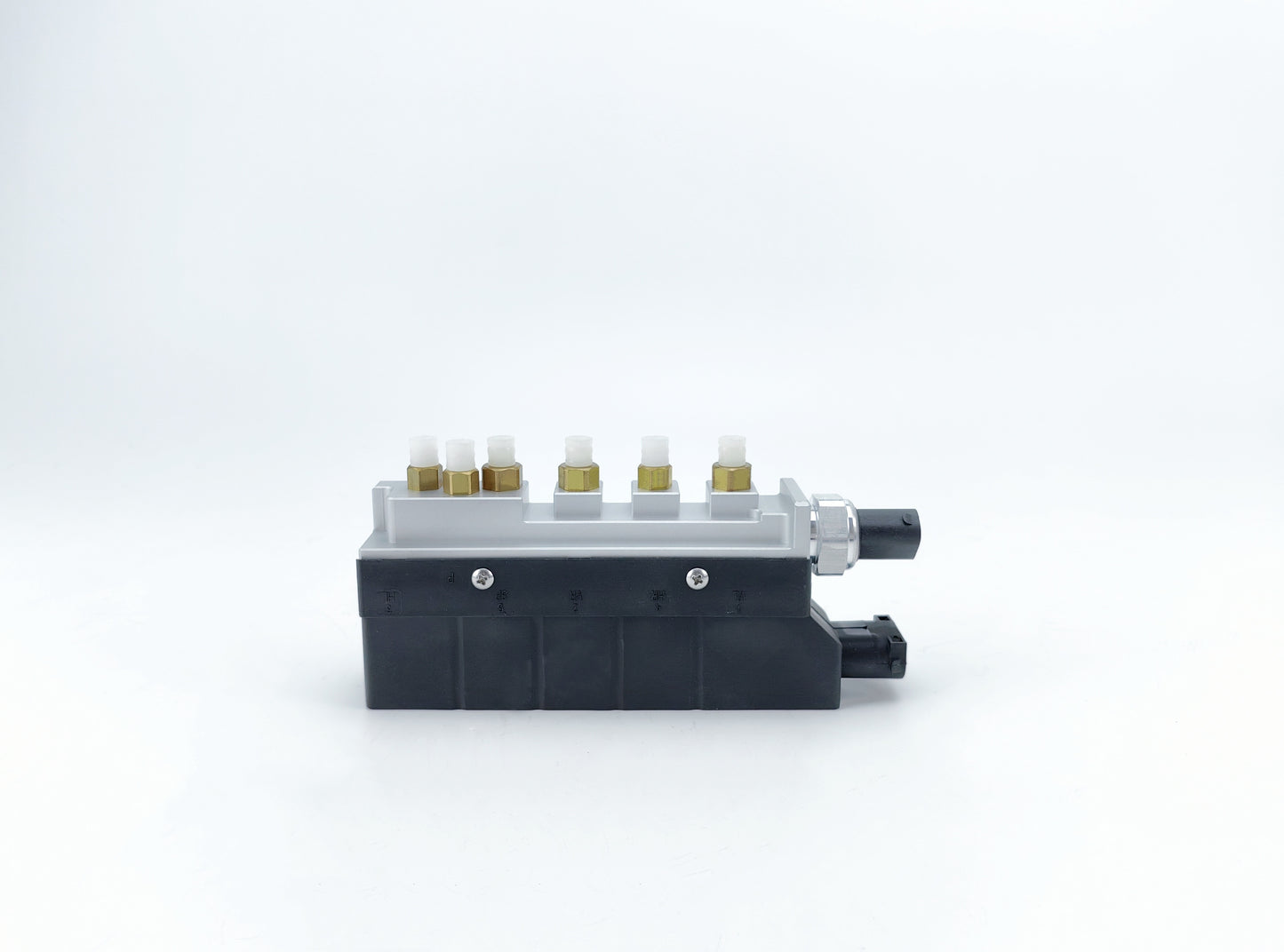 C2C35166 Air Suspension Valve Block For Jaguar XJ X350 X358
