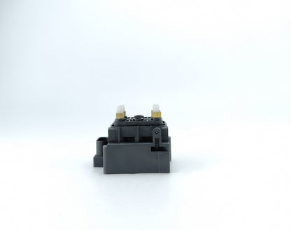 C2D26814 Air Suspension Solenoid Valve Block For Jaguar XJ 351